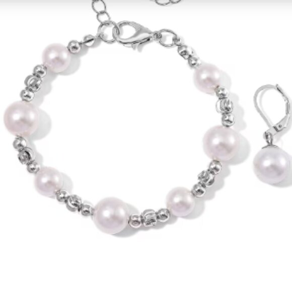 White Shell Pearl Bracelet and Lever Back Earrings in Silvertone - Picture 1 of 3